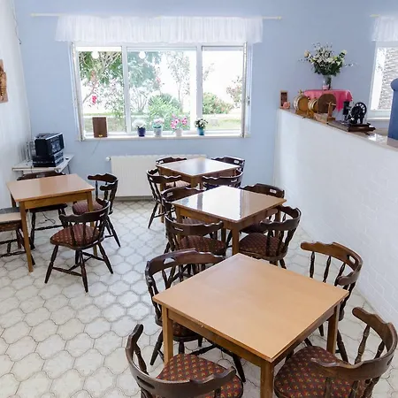 Gomila Πανσιόν